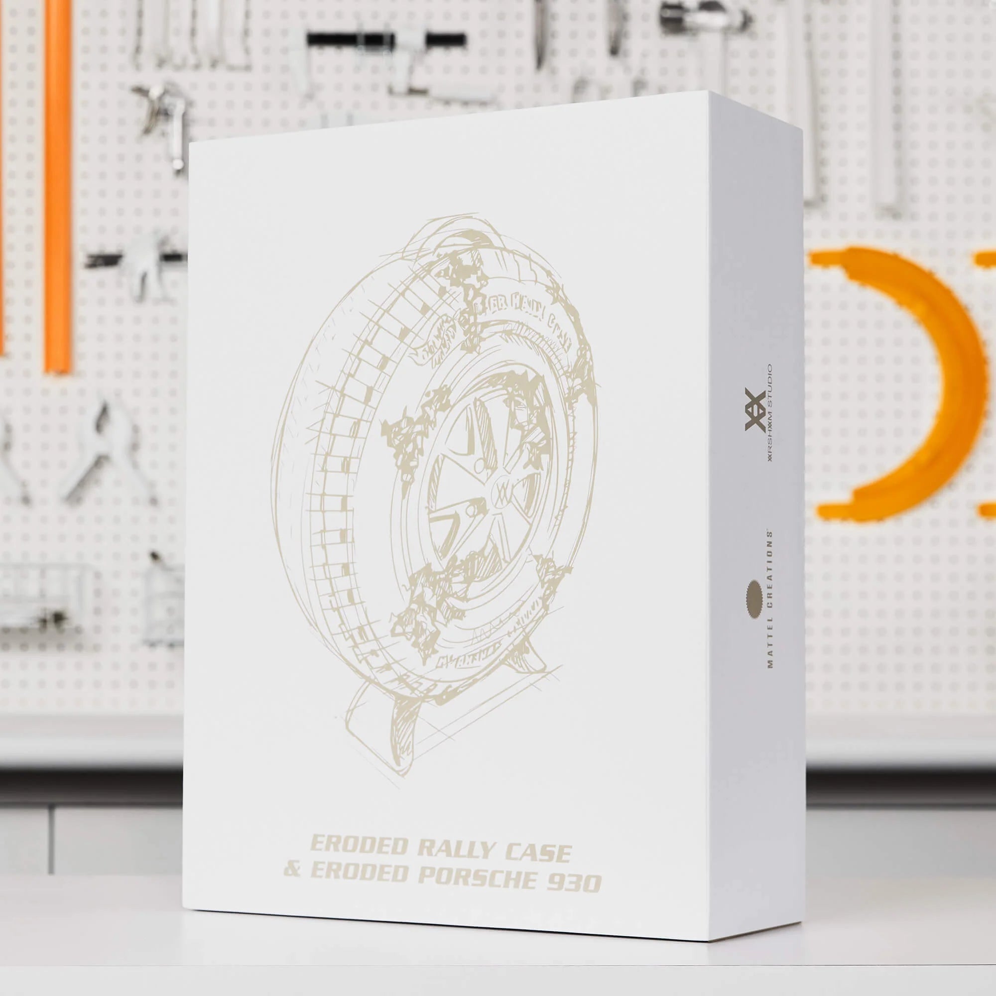 DANIEL ARSHAM X HOT WHEELS - ERODED RALLY CASE AND ERODED PORSCHE DANIEL ARSHAM X HOT WHEELS - ERODED RALLY CASE AND ERODED PORSCHE