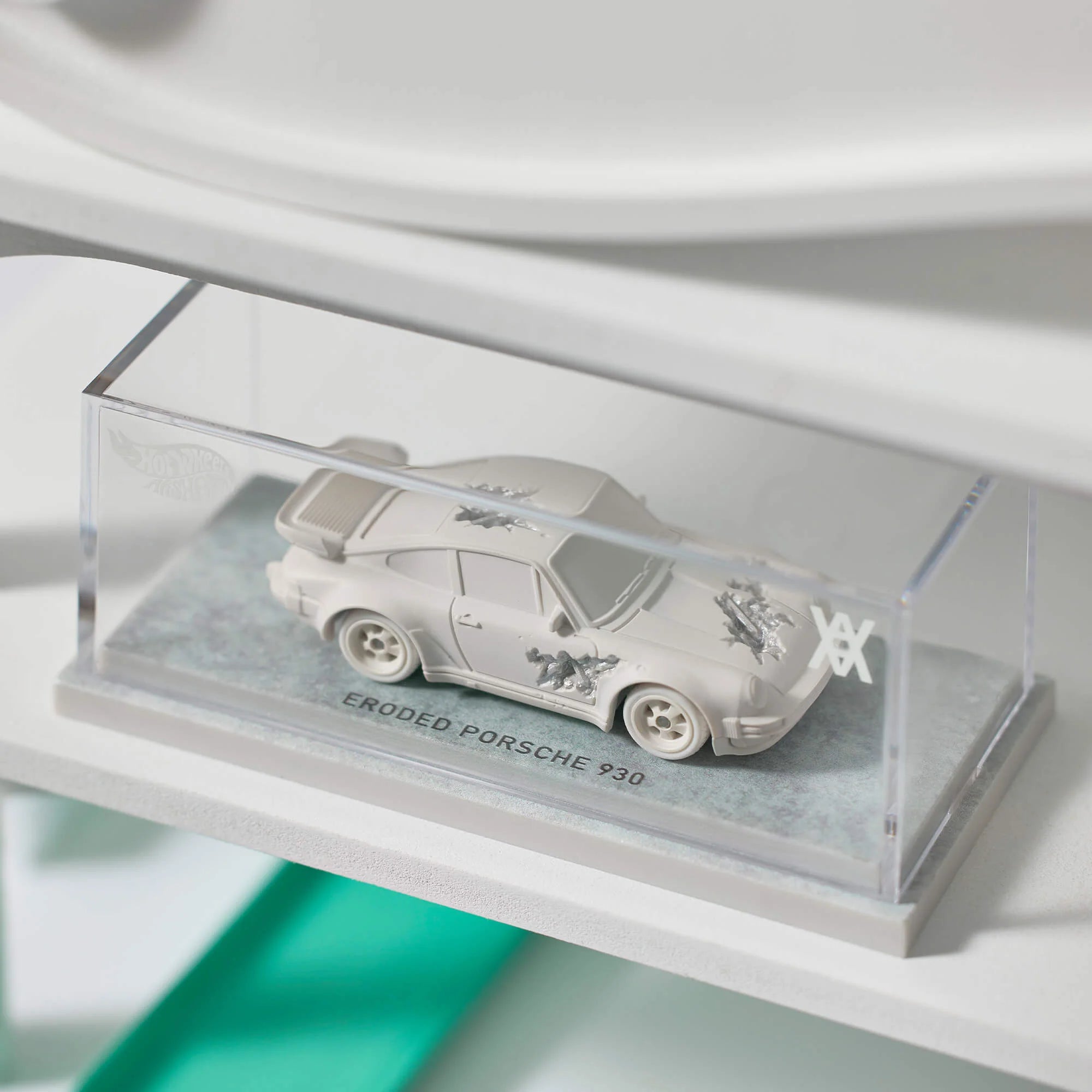 DANIEL ARSHAM X HOT WHEELS - ERODED RALLY CASE AND ERODED PORSCHE